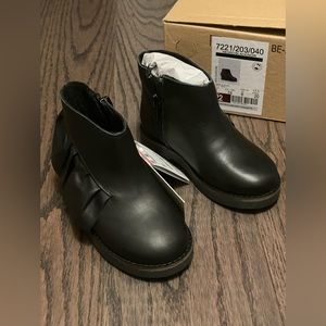 Zara kids black leather booties, size 6 (EUR 22)